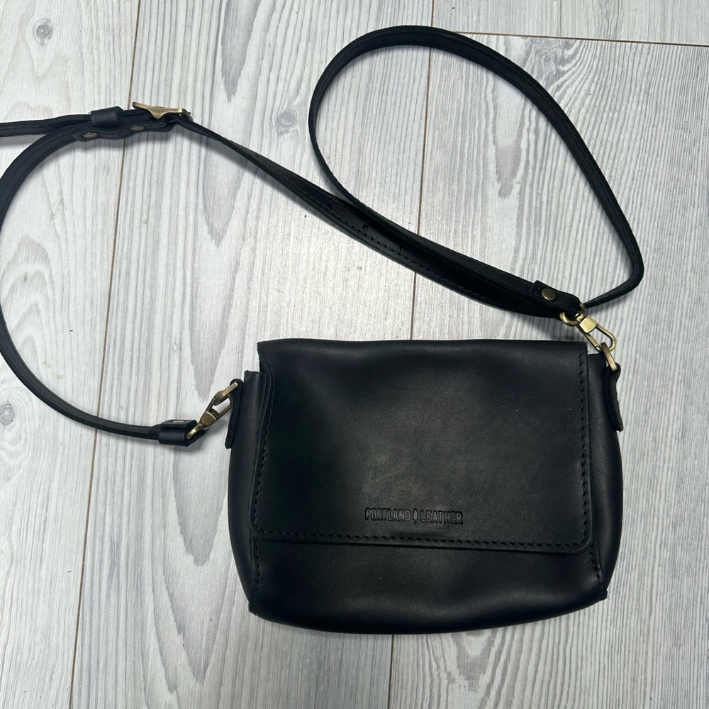 Portland Leather Company Metro Mini Crossbody Black